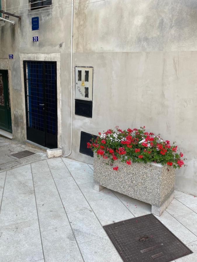 Alma Apartmán *